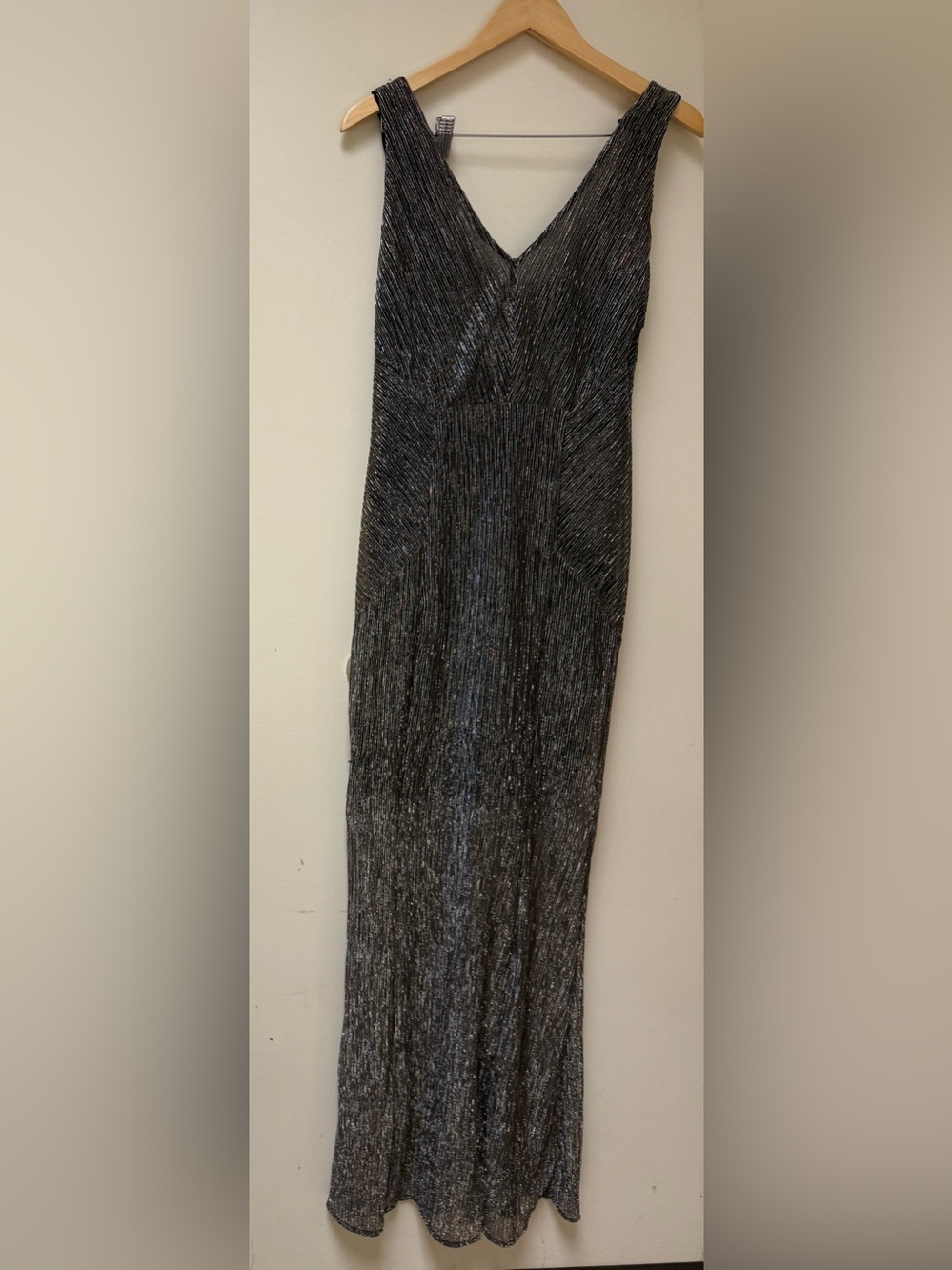 Dress Forum Shimmery Black Metallic V-Neck Maxi Dress💫